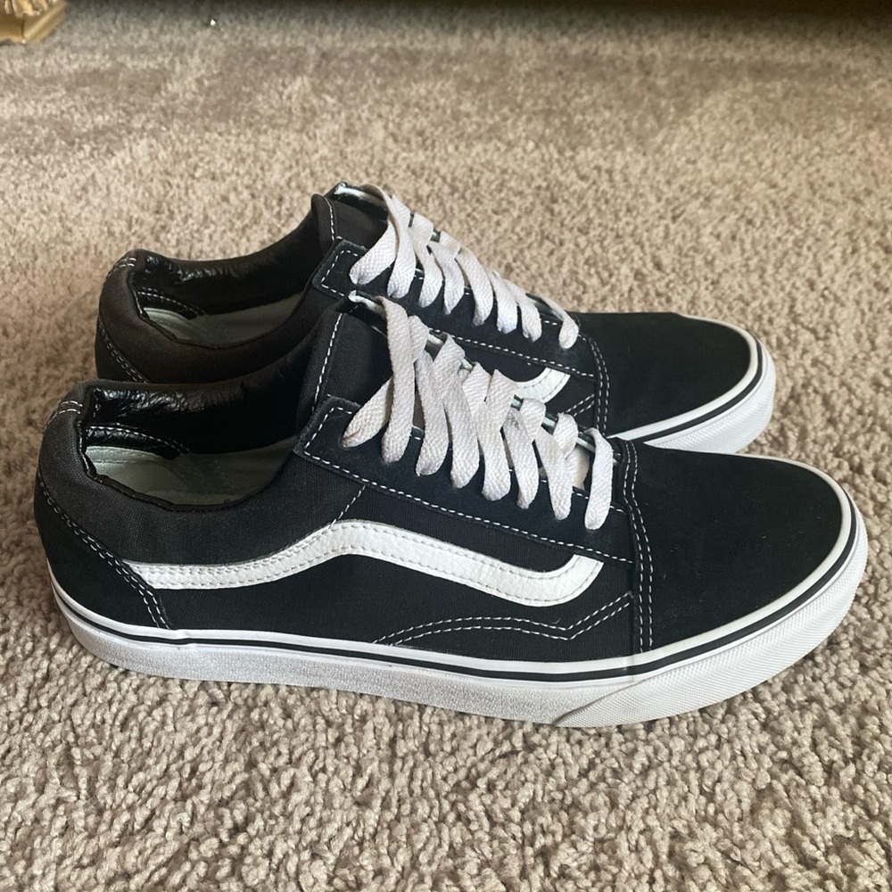 ❤️SOLD@mercari❤️Vans off the wall Oldskool sk8 Black and White suede Sneakers - Picture 1 of 17